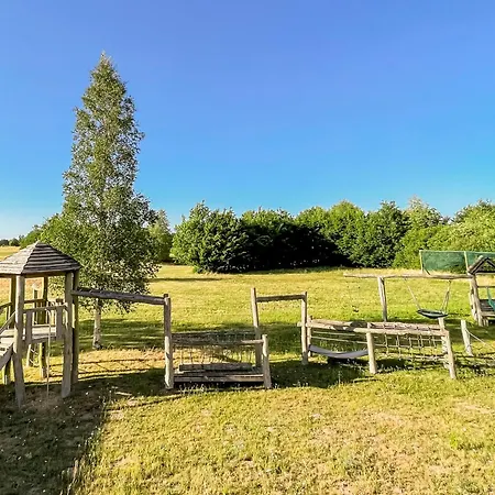 Storchennest - Komfortable Fuer 2-5 Personen Appartement Reestow